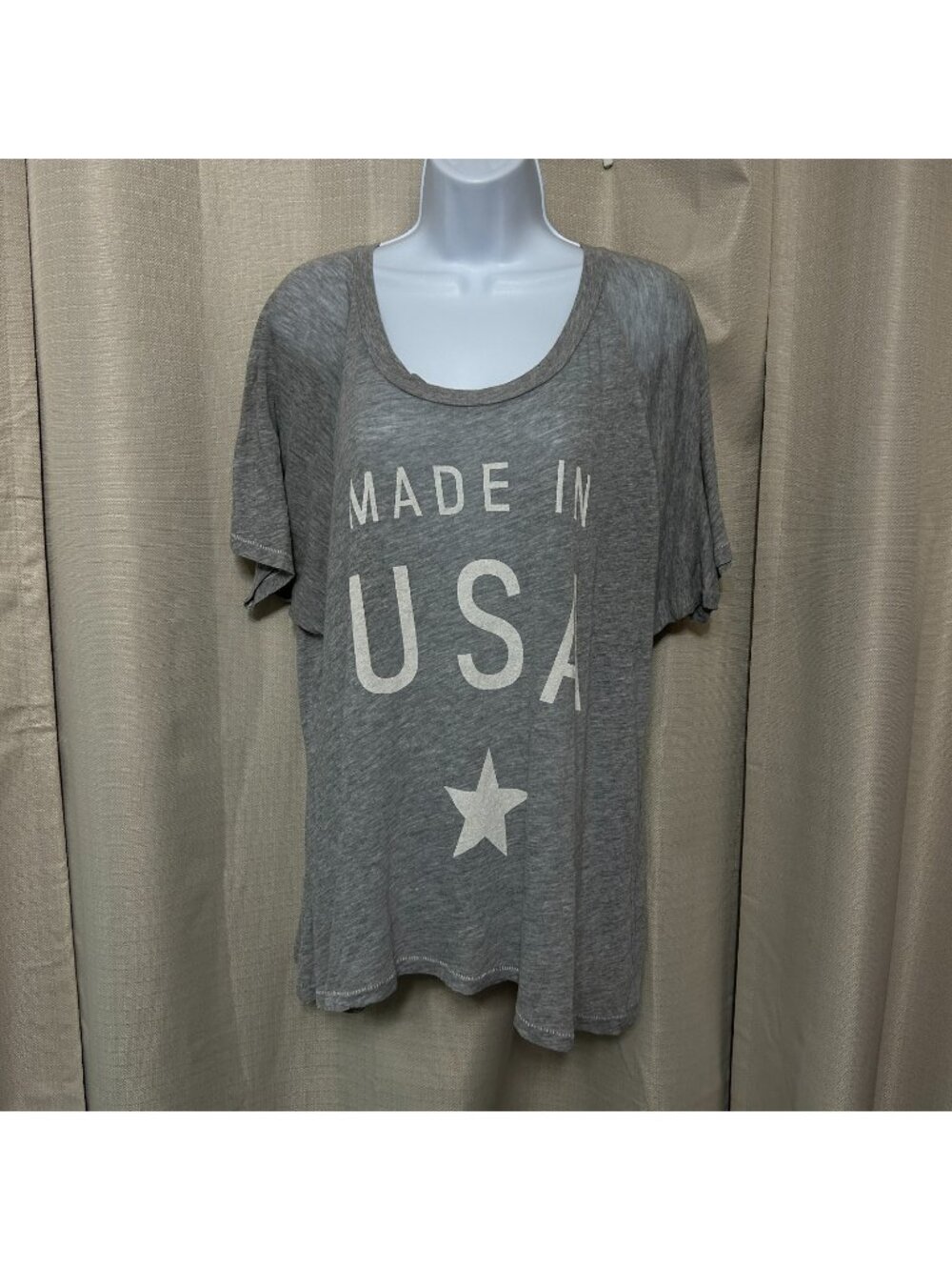 Wildfox Lightweight Short Sleeve "Made In USA" T-Shirt Women's Size Medium Gray
